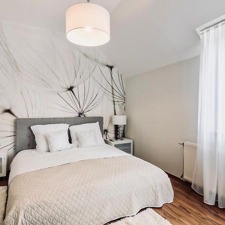 Monarchia Apartman Grand Mosonmagyaróvár Exterior foto