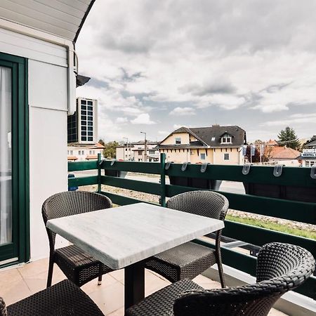 Monarchia Apartman Grand Mosonmagyaróvár Exterior foto