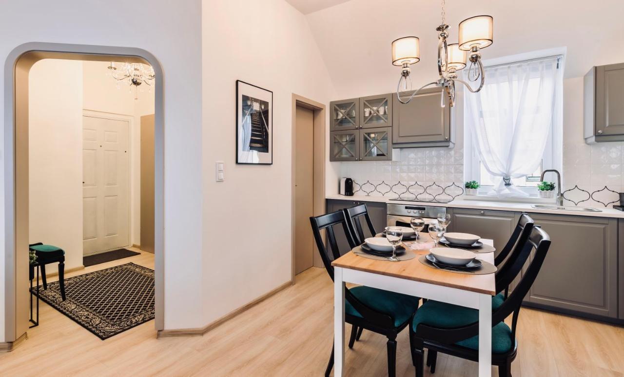 Monarchia Apartman Grand Mosonmagyaróvár Exterior foto