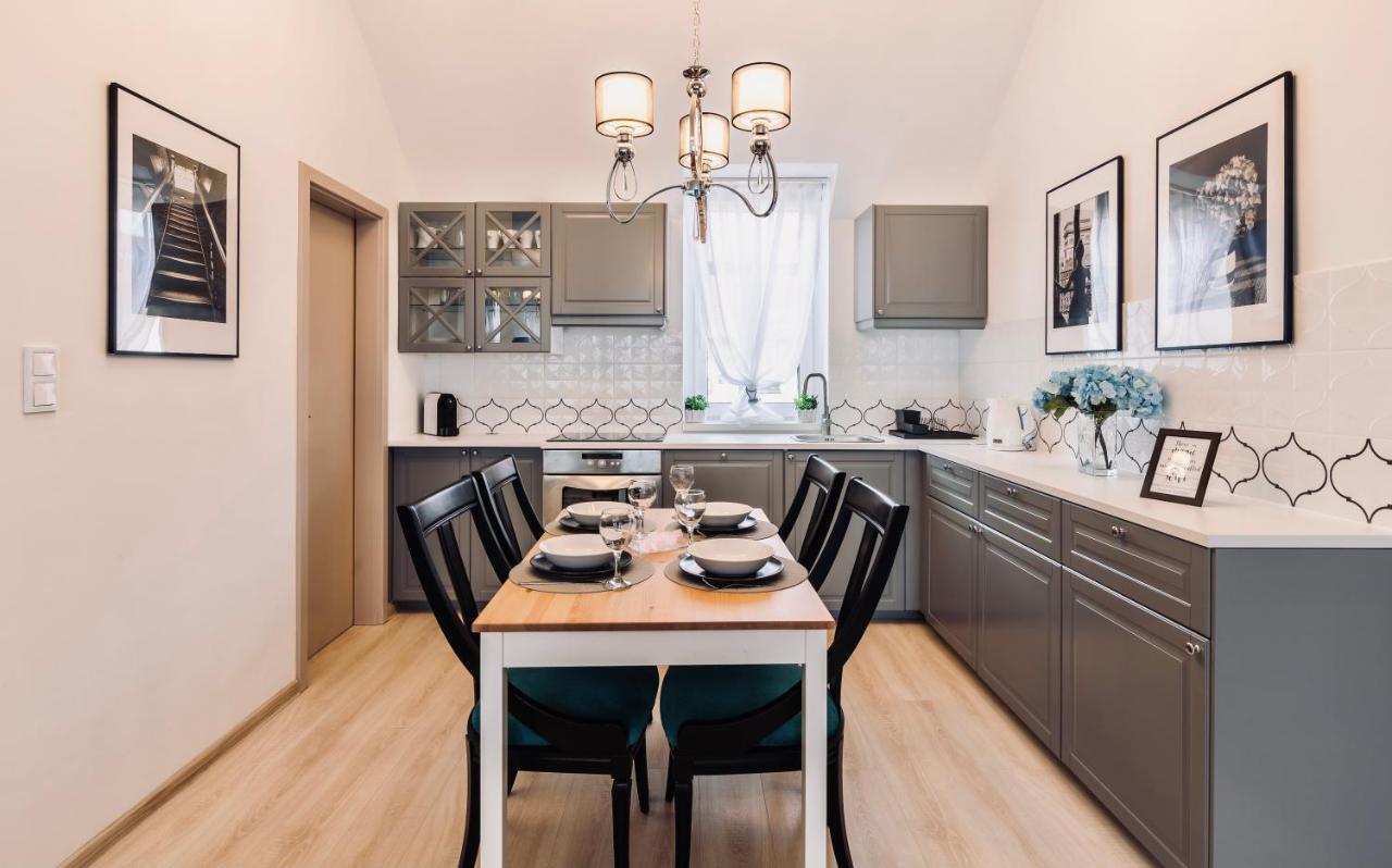 Monarchia Apartman Grand Mosonmagyaróvár Exterior foto